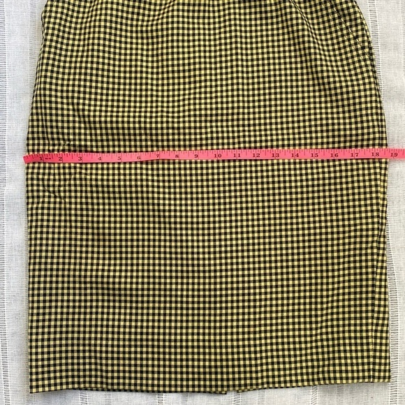 Escada vintage checked yellow and black pencil skirt. - Picture 8 of 13